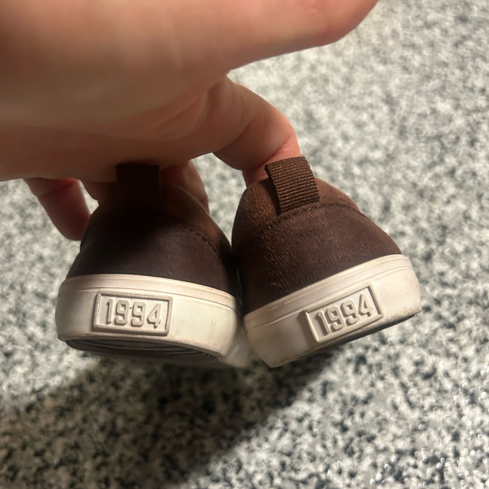 Old Navy Brown Kids Slip-On Shoes - Picture 4 of 4